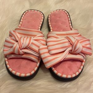 ULTRAIDEAS MEMORY FOAM SLIPPERS